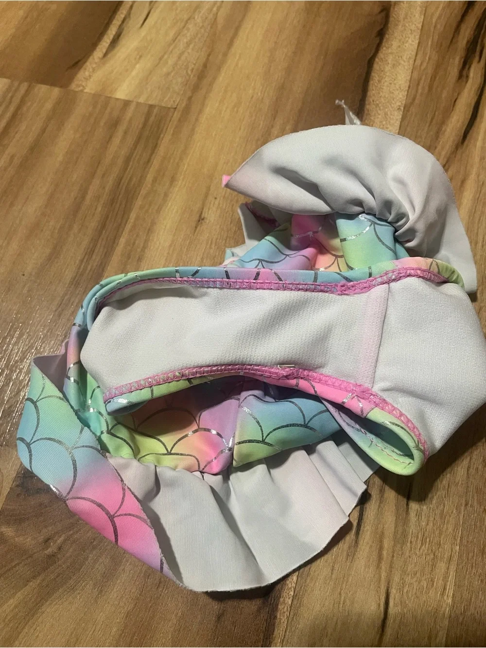 Betsey Johnson Girls 2-Piece Mermaid Swimsuit Pastel Scale Ruffle Bikini Size 5